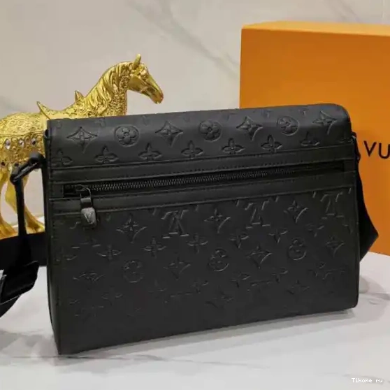 Cheap LOUIS SPRING VUITTON MESSENGER 0704